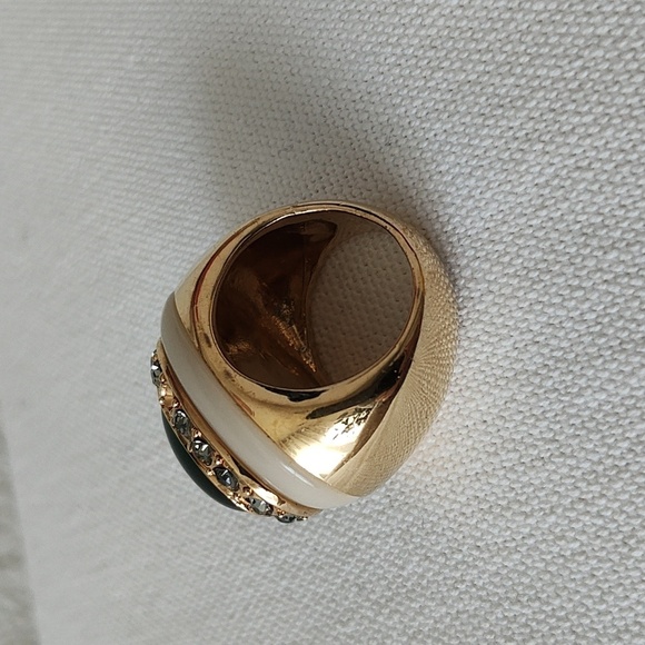 BR Elegant Emerald Vintage Style Rng - Picture 7 of 13